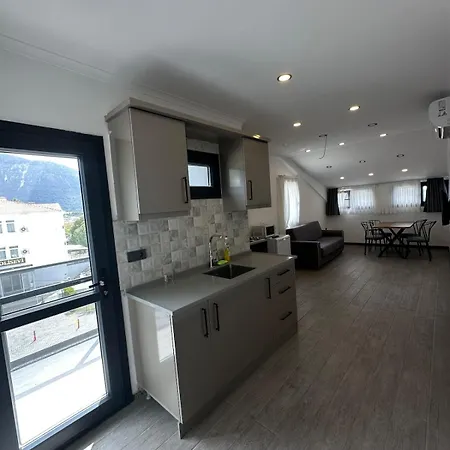 The Delux Apartment